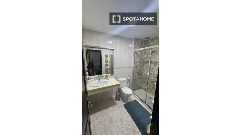 Bathroom of Flat for share in Teguise  with Air Conditioner, Heating and Furnished