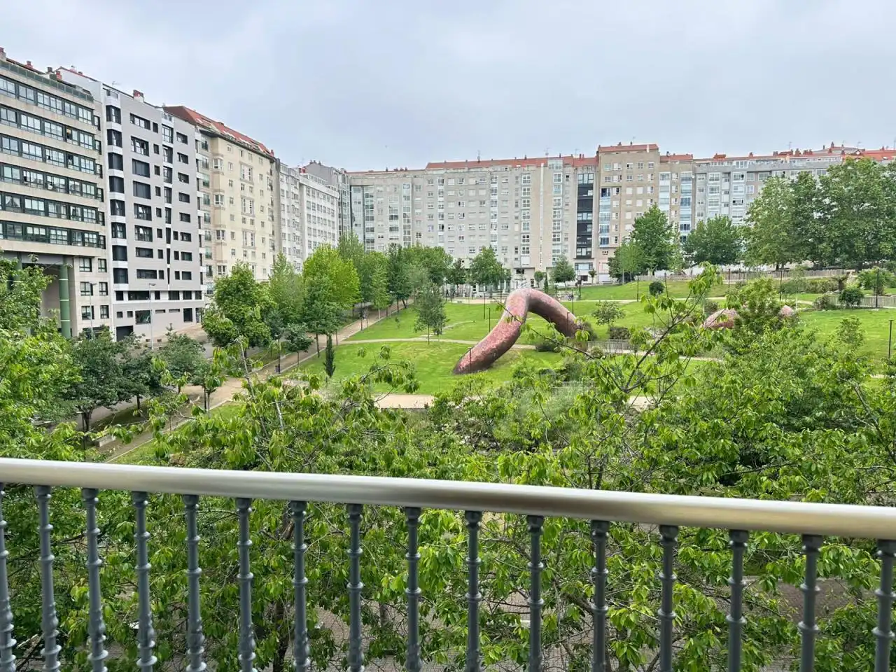 Vista exterior de Piso en venta en Vigo  con Calefacción y Balcón
