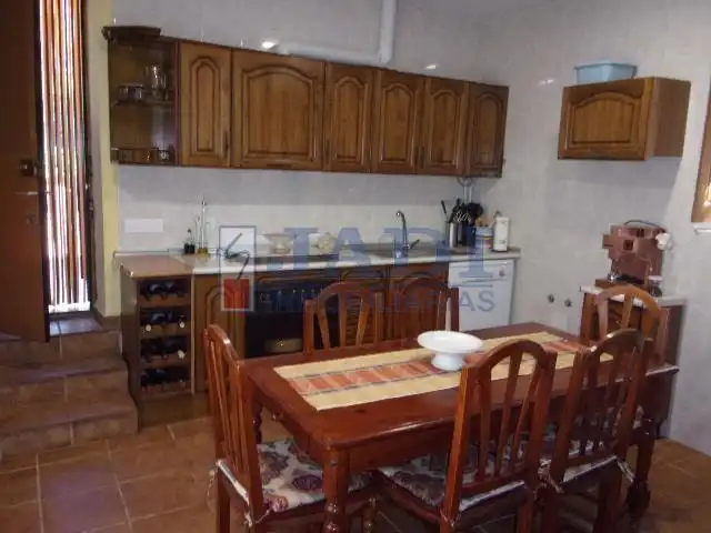 Cuina de Casa o xalet en venda en Valdepeñas amb Aire condicionat, Calefacció i Traster