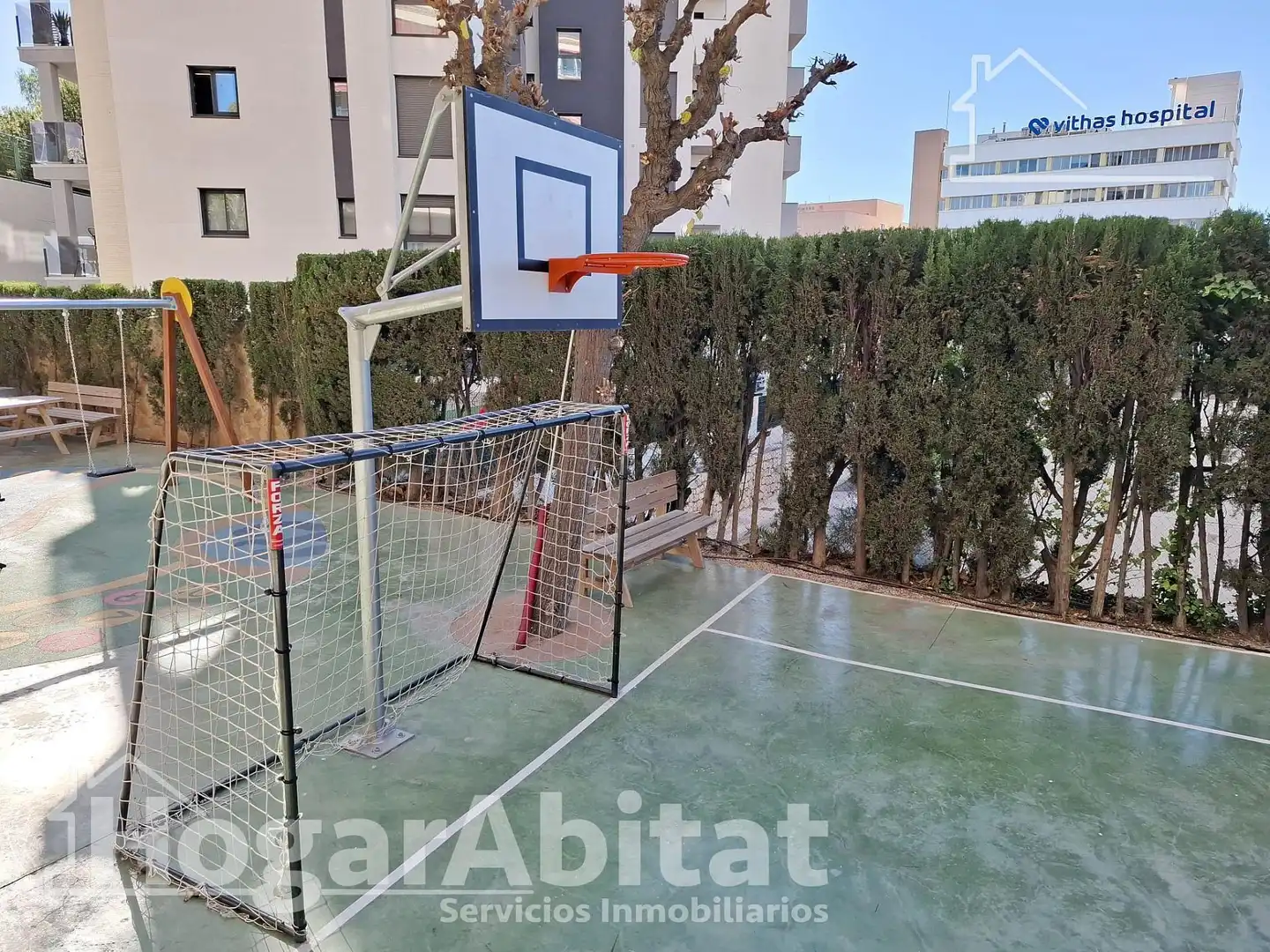 Aparcament de Pis en venda en Alicante / Alacant amb Aire condicionat, Calefacció i Jardí privat