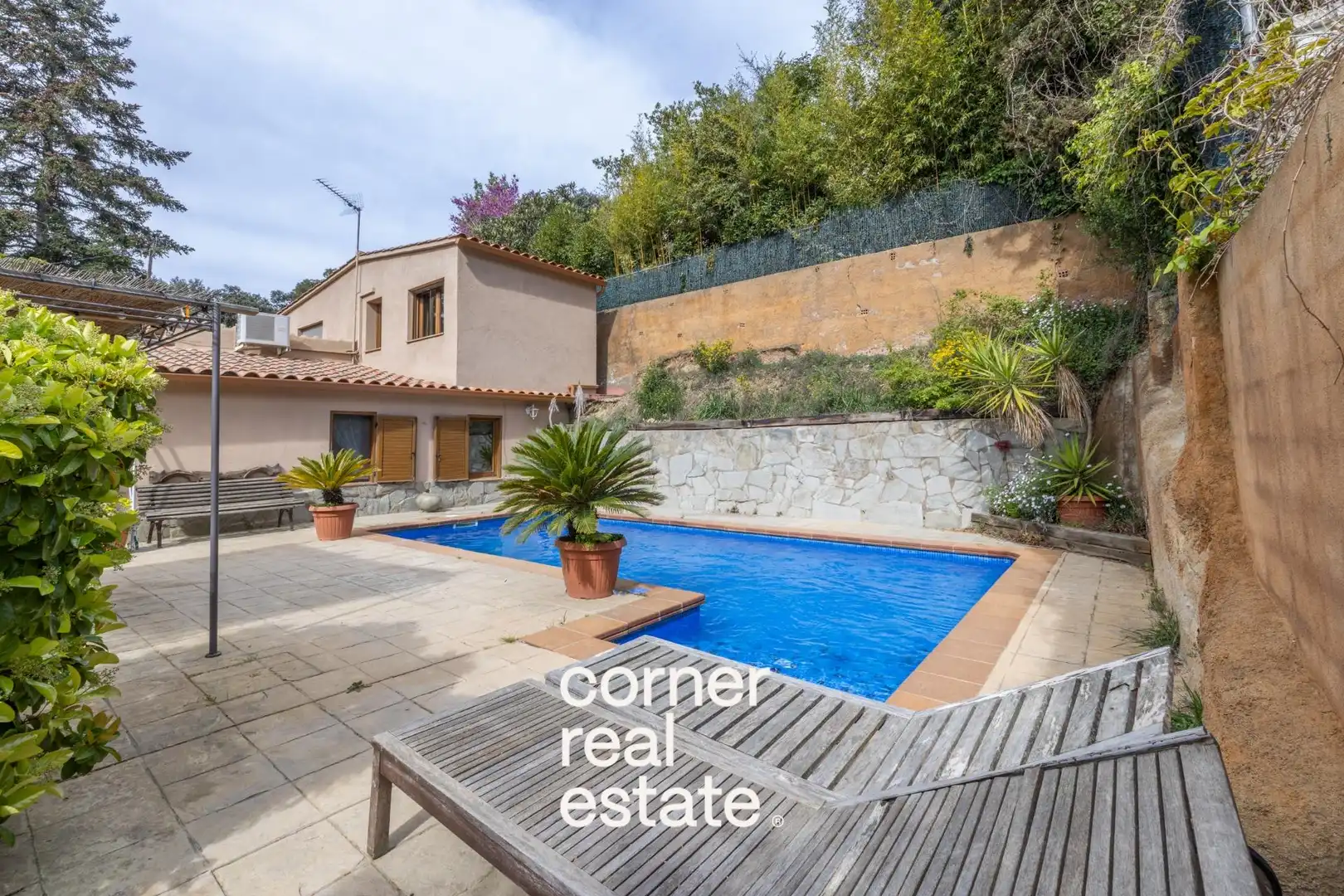 Vista exterior de Casa o chalet en venta en Molins de Rei con Aire acondicionado, Calefacción y Jardín privado