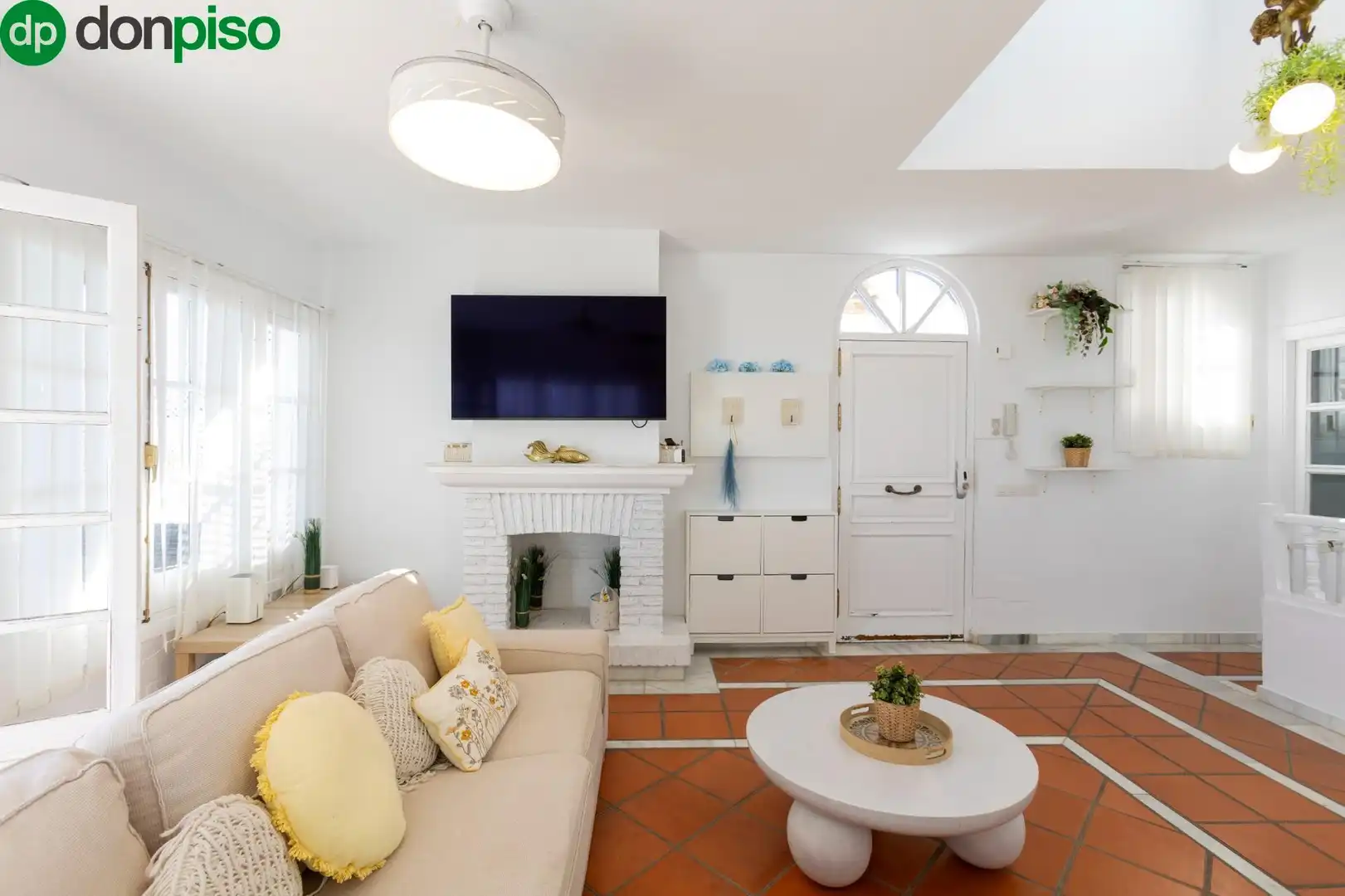 Living room of Houses for sale in Almuñécar  with Air Conditioner, Heating and Private garden