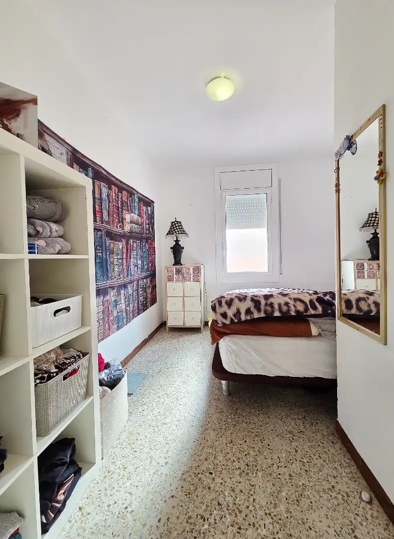 Schlafzimmer von Wohnung zum Verkauf in Cerdanyola del Vallès mit Ofen und Balkon