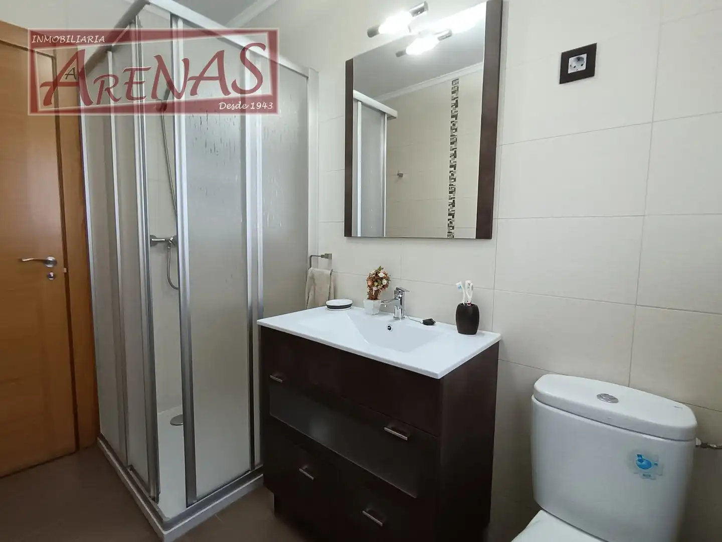 Baño de Piso en venta en Laredo con Calefacción, Jardín privado y Parquet