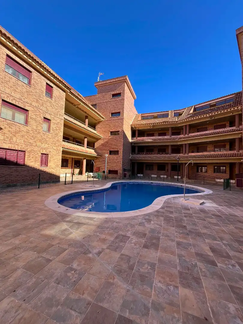 Piscina de Piso en venta en Alcázar de San Juan con Trastero