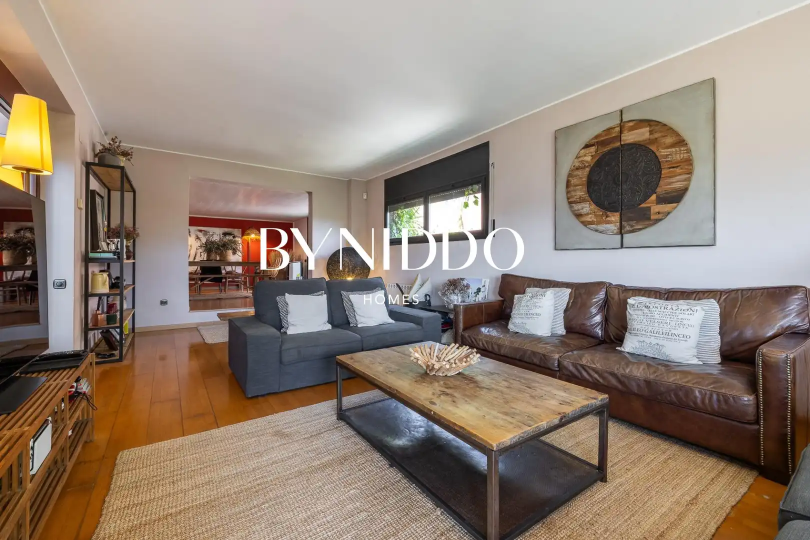 Sala d'estar de Casa o xalet en venda en Sant Cugat del Vallès amb Calefacció, Jardí privat i Parquet