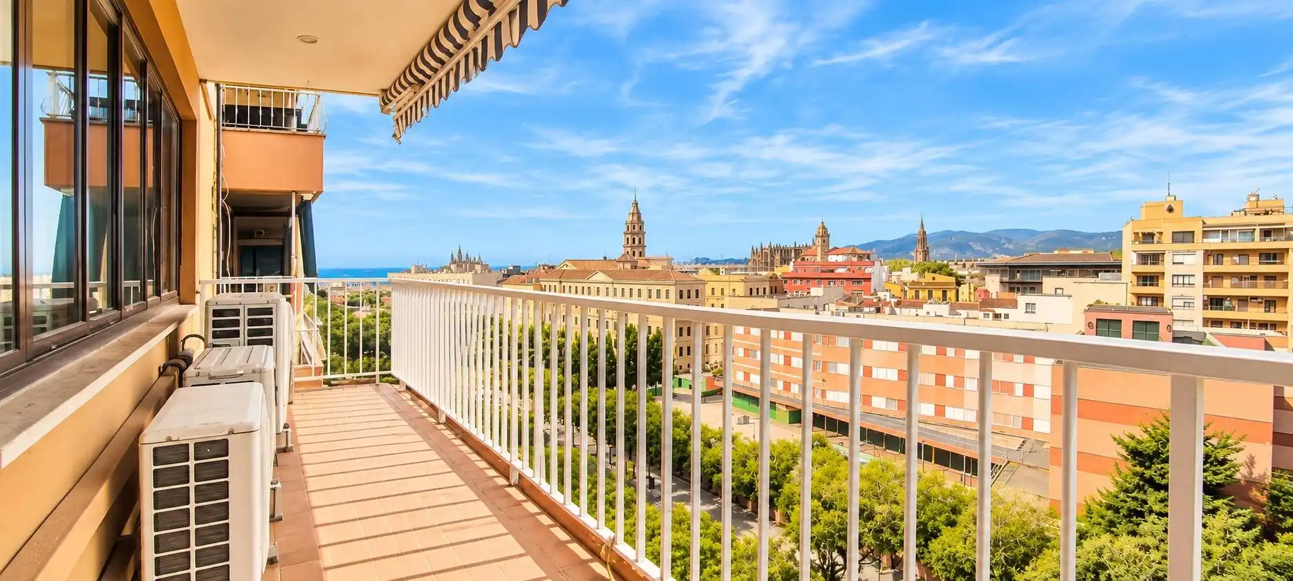 Exterior view of Flat for sale in Llevant