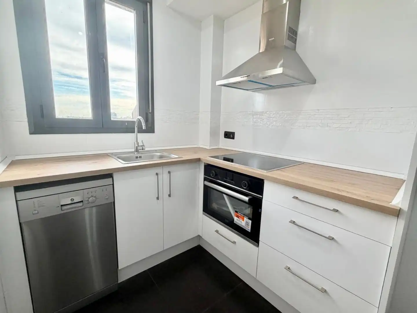 Cocina de Piso en venta en Villanueva de Gállego con Terraza, Trastero y Amueblado
