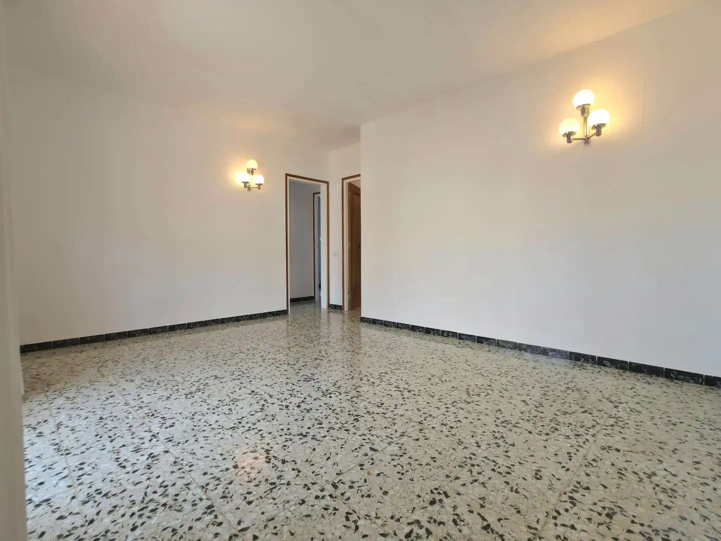 Piso en venta en Sant Andreu de la Barca con Terraza, Horno y Balcón