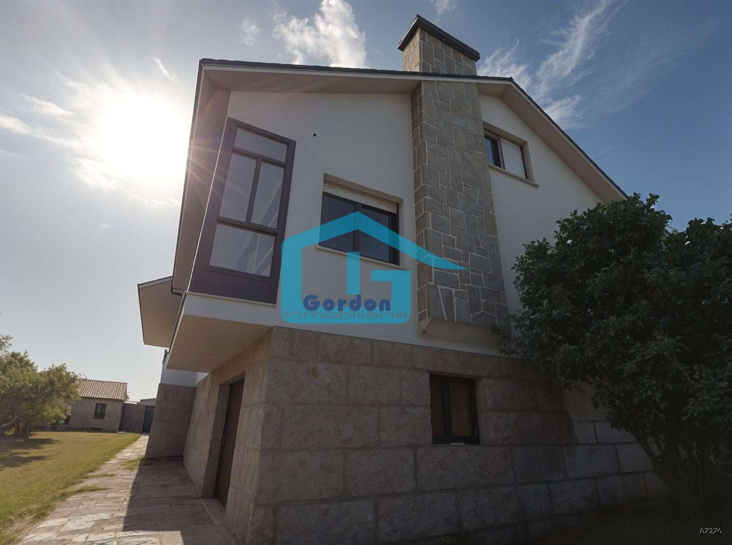 Exterior view of House or chalet for sale in O Grove    with Heating, Parquet flooring and Terrace