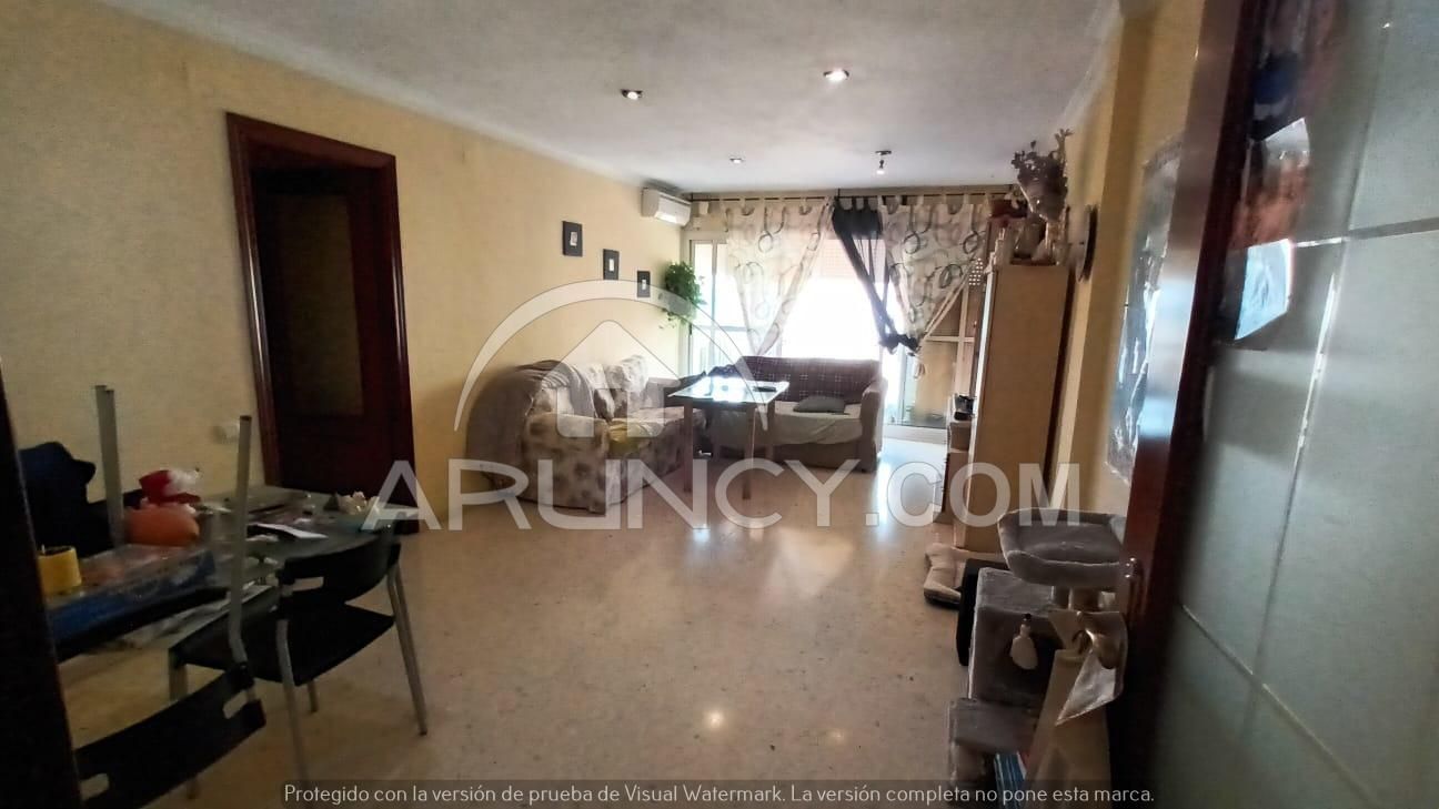 Living room of Flat for sale in Alcalá de Guadaira  with Air Conditioner, Heating and Private garden