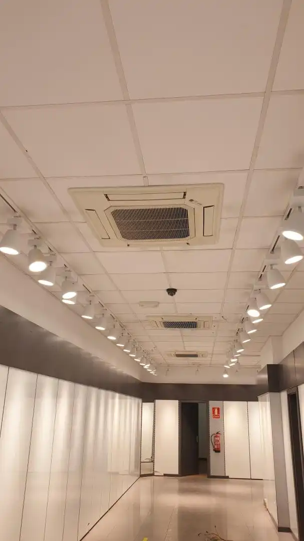 Local comercial de lloguer a Joan Maragall 15, imagen 10