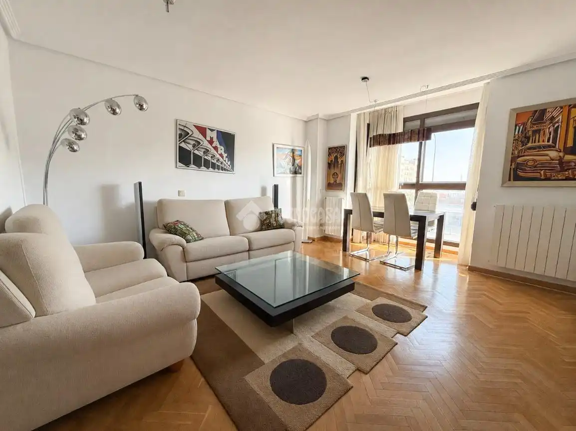 Living room of Flat for sale in Madrid  with Air Conditioner and Community pool