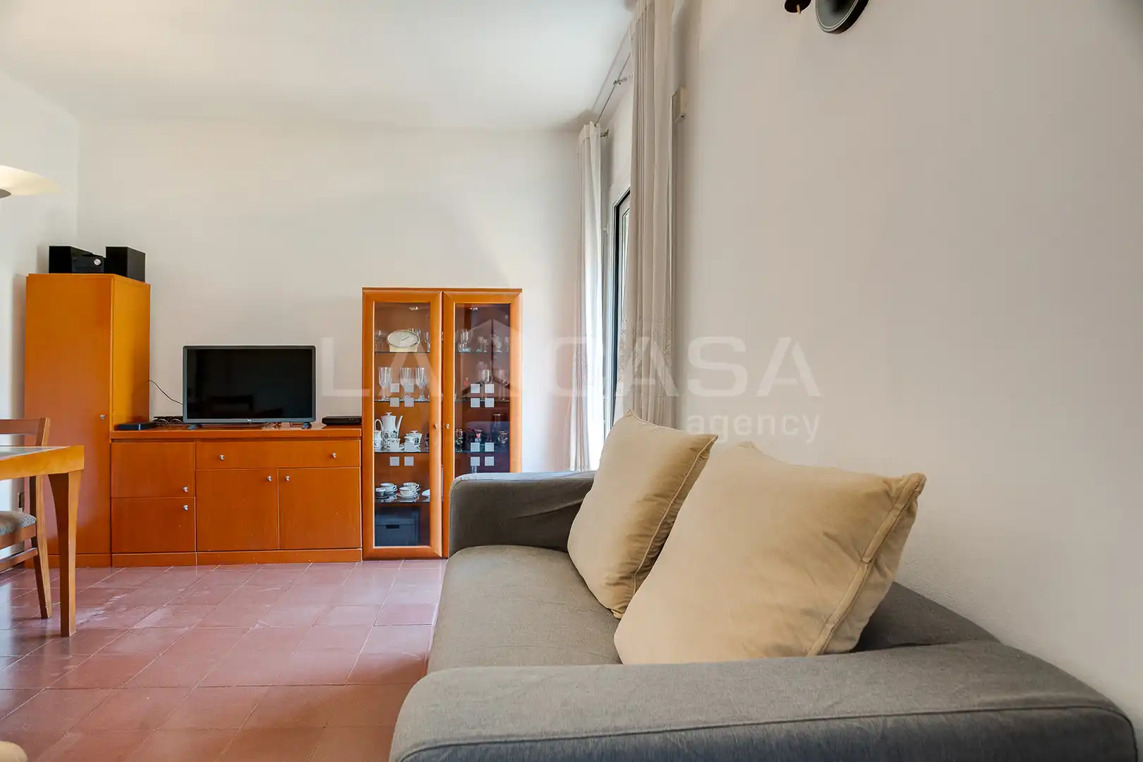 Sala d'estar de Pis en venda en Barcelona amb Forn i Balcó