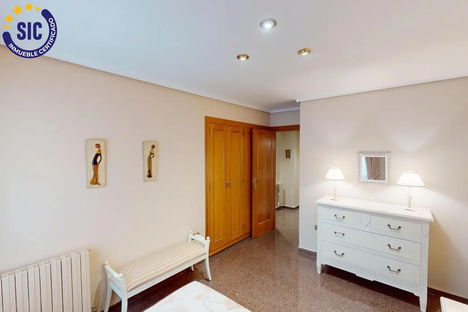 Habitación de Piso en venta en Castellón de la Plana / Castelló de la Plana con Calefacción, Trastero y Amueblado