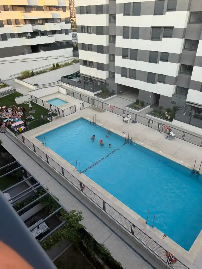 Piscina de Pis en venda en Madrid amb Aire condicionat, Calefacció i Terrassa