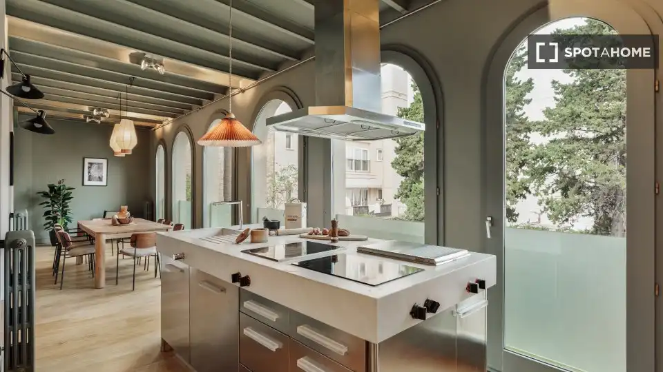 Cuina de Apartament per a compartir en Barcelona amb Aire condicionat, Terrassa i Moblat