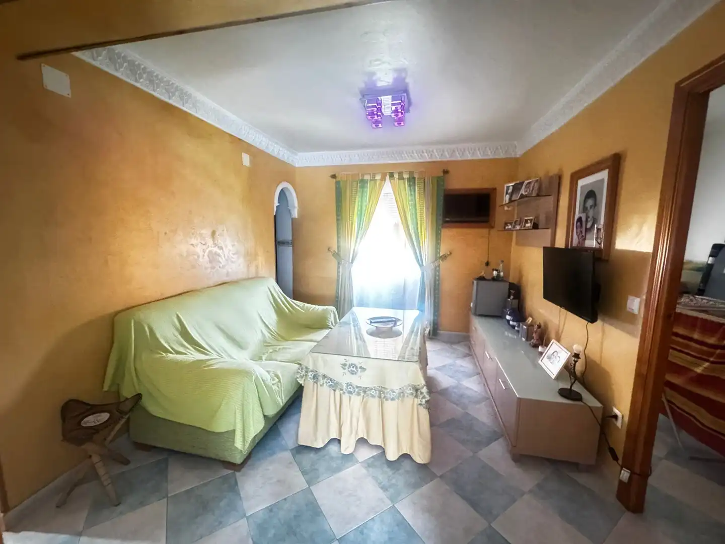 Living room of Flat for sale in  Sevilla Capital