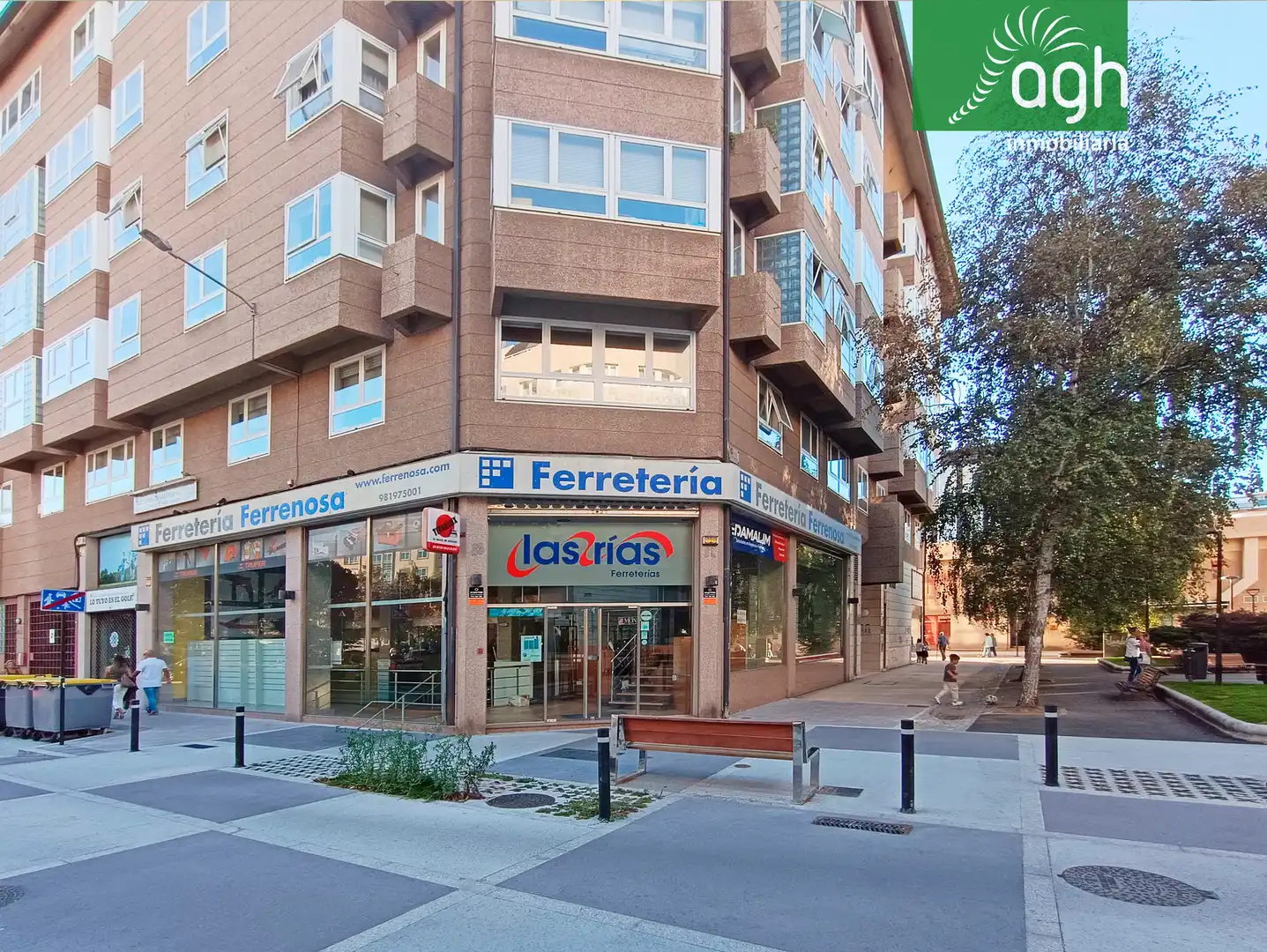 Vista exterior de Local de alquiler en A Coruña Capital 