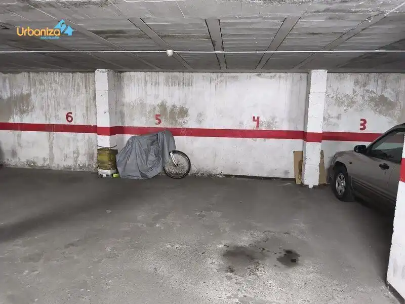 Parkplatz von Garage zum Verkauf in Badajoz