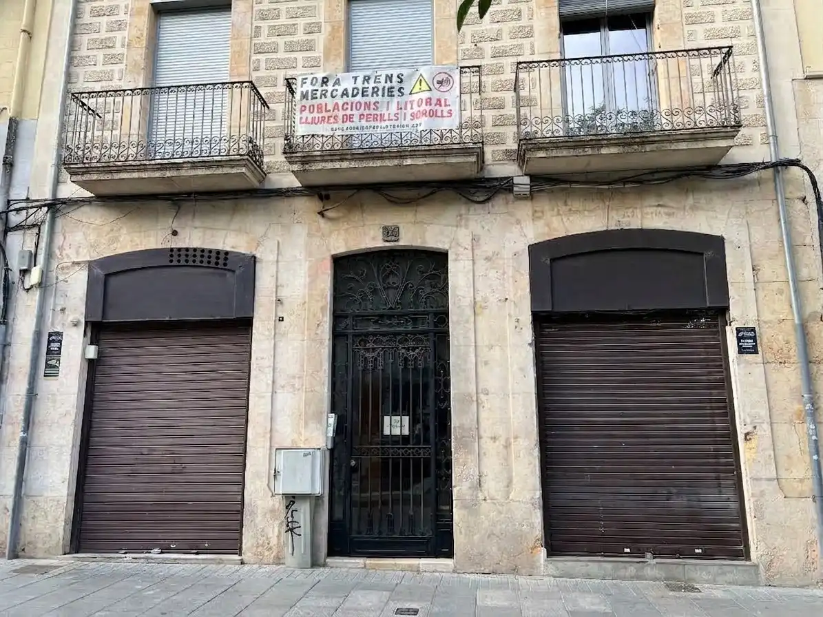 Vista exterior de Local de lloguer en Eixample