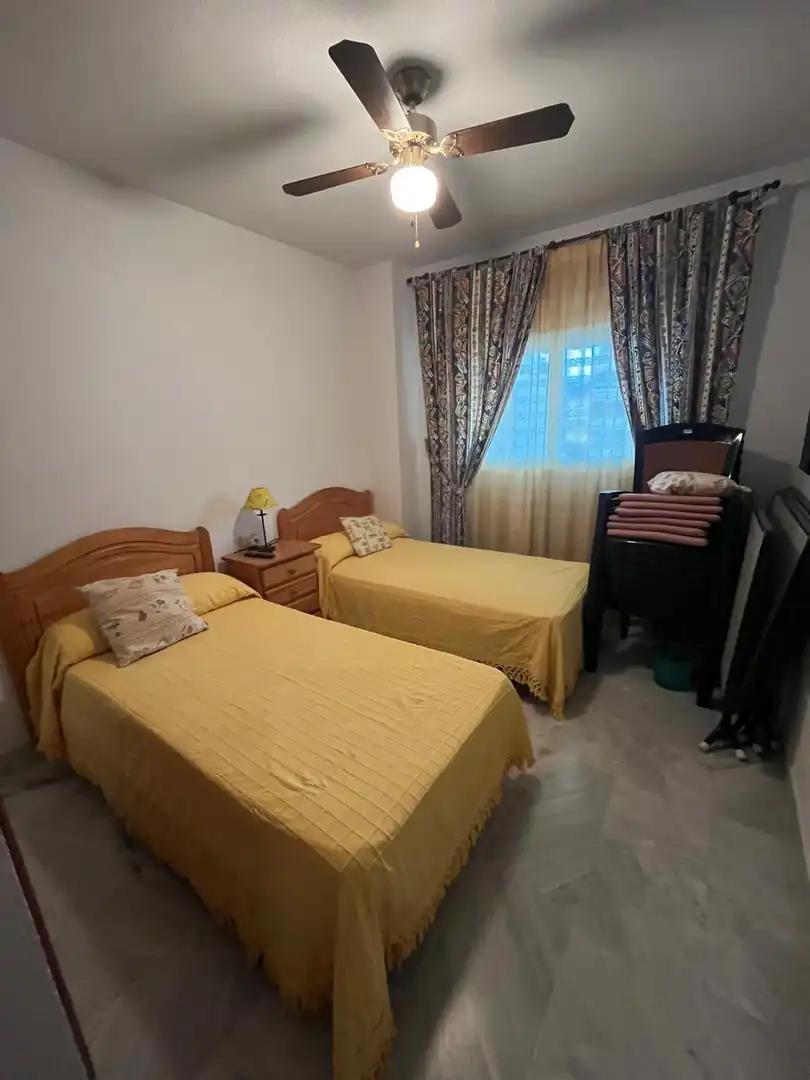 Habitación de Piso en venta en Marbella con Aire acondicionado, Terraza y Piscina comunitaria