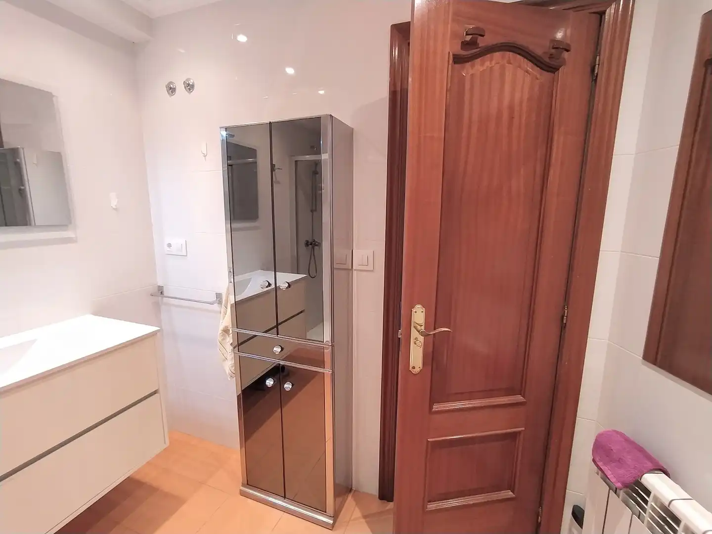 Badezimmer von Wohnung zum Verkauf in Vigo  mit Heizung, Parkett und Möbliert