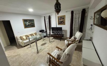 Living room of Flat for sale in  Sevilla Capital  with Furnished