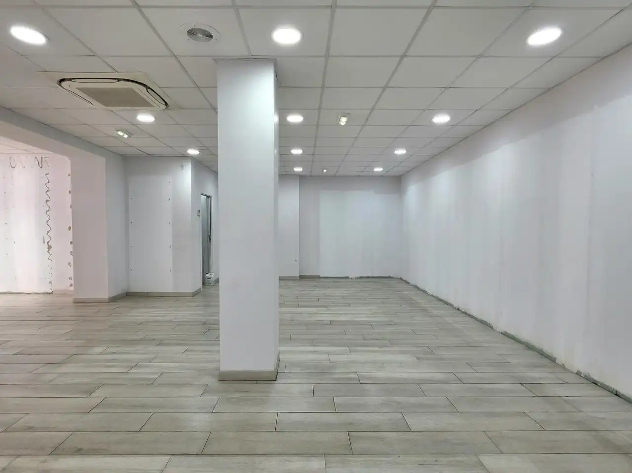 Business premises for sale in Carreño Miranda 52, imagen 13