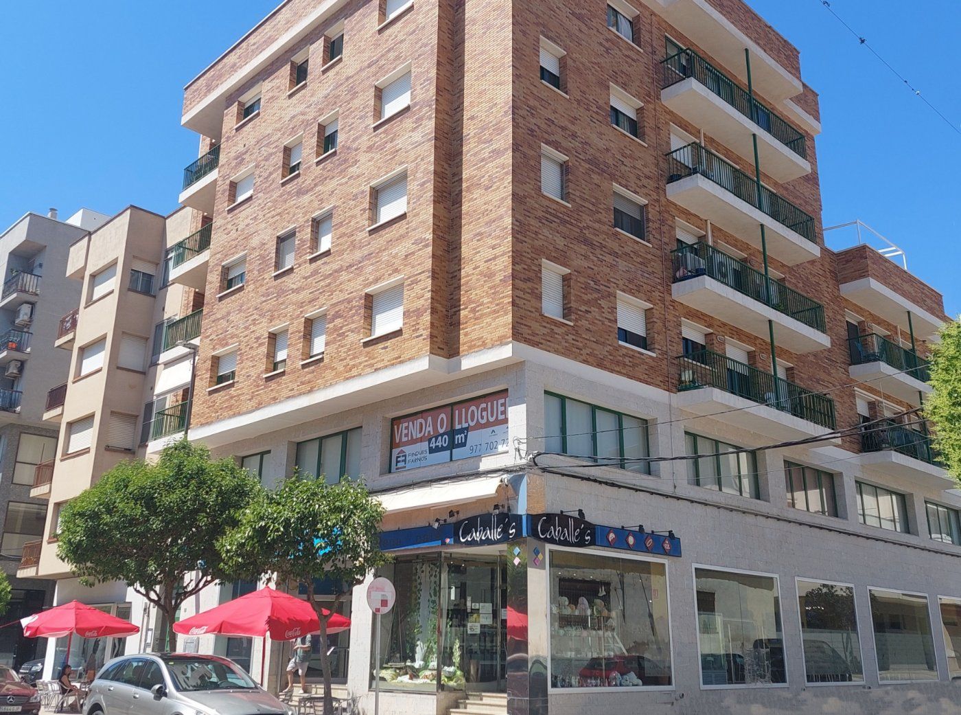 Vista exterior de Oficina en venda en Amposta amb Aire condicionat