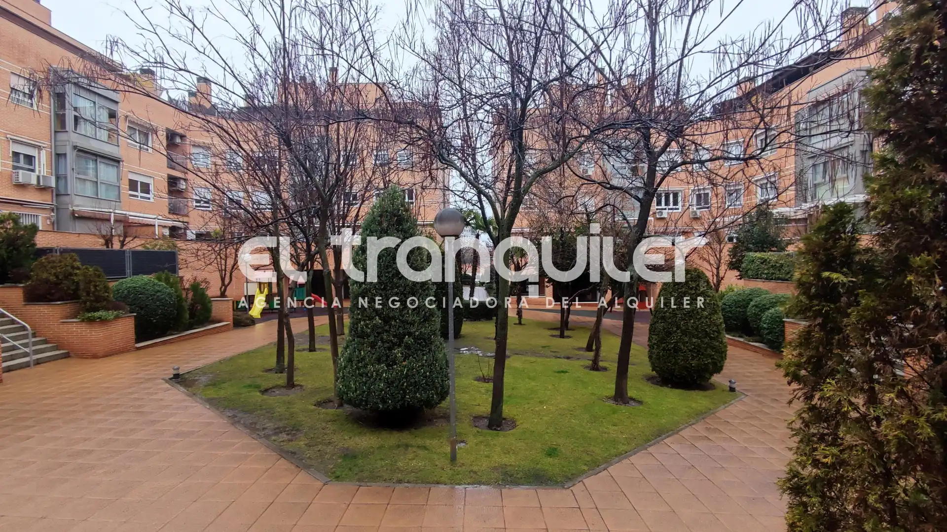 Vista exterior de Àtic de lloguer en Madrid amb Aire condicionat, Parquet i Terrassa