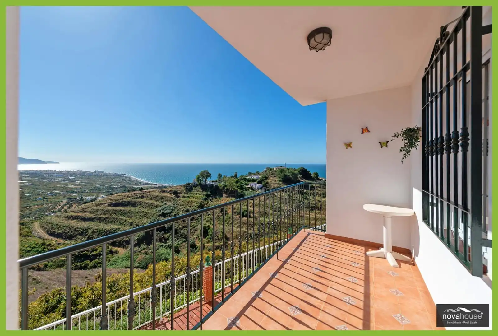 Terraza de Finca rústica en venta en Nerja con Aire acondicionado, Trastero y Piscina