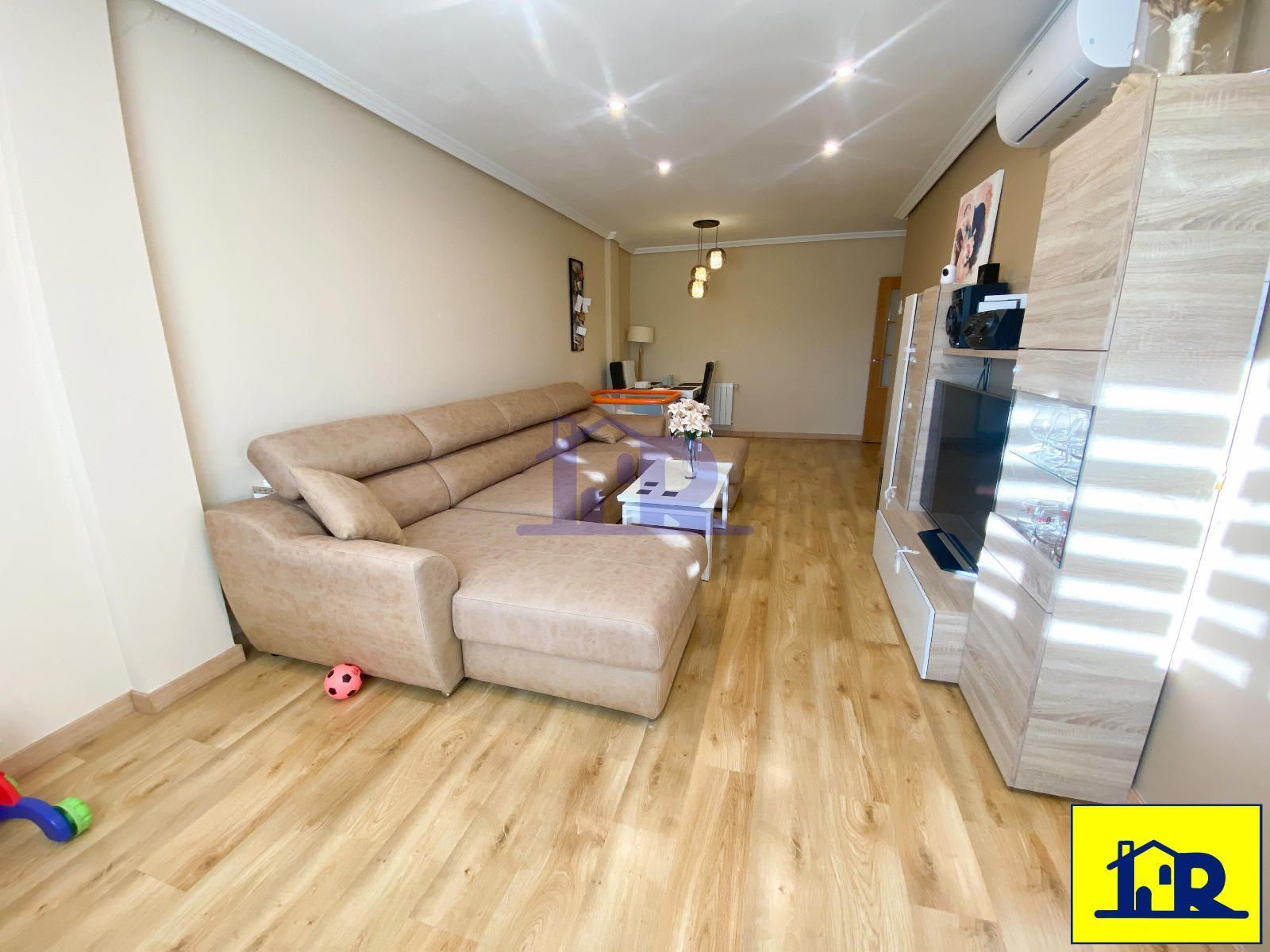 Sala d'estar de Pis en venda en Arcas del Villar amb Aire condicionat, Calefacció i Terrassa