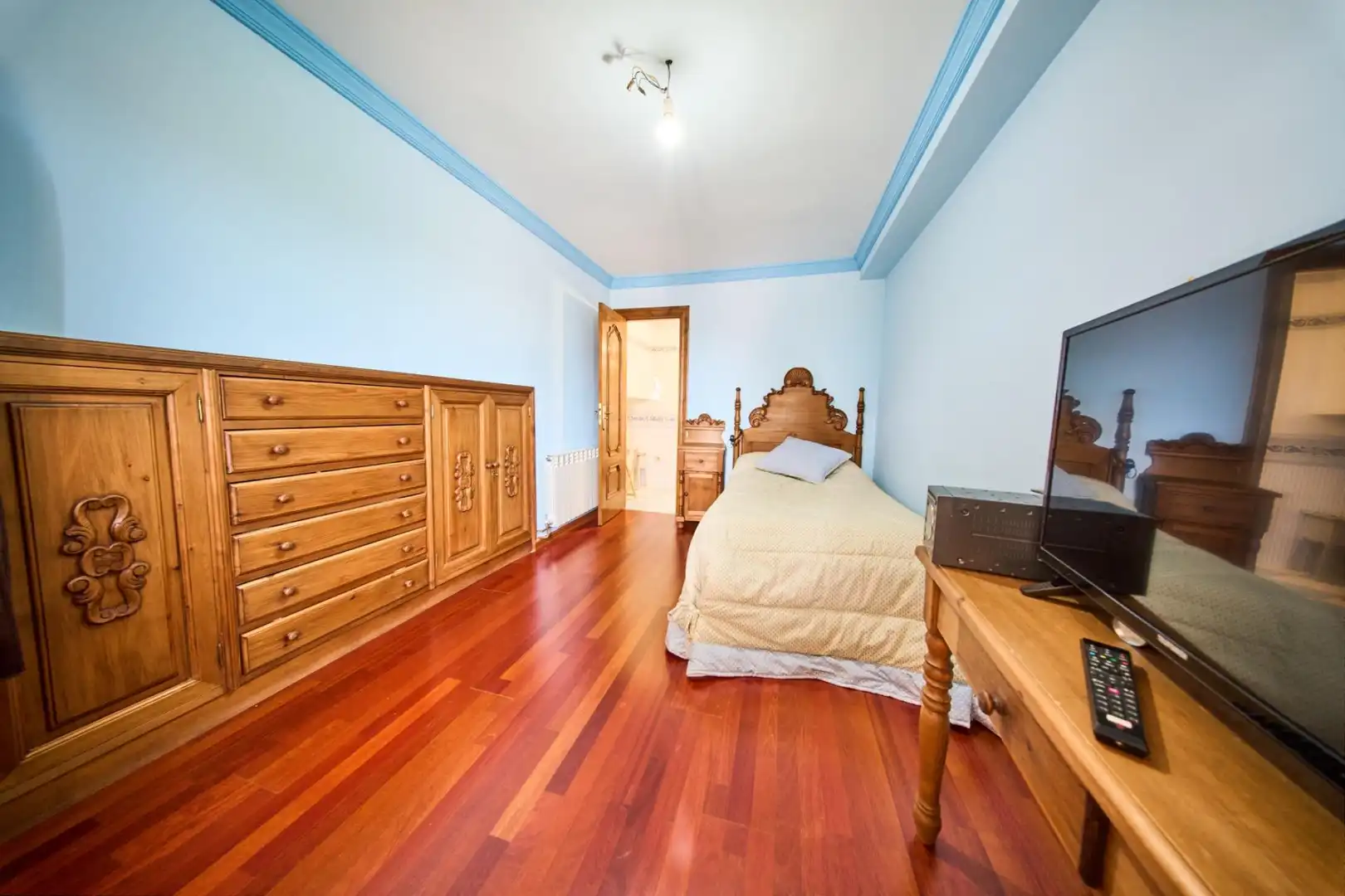 Habitación de Casa o chalet en venta en Granada con Aire acondicionado, Calefacción y Jardín privado