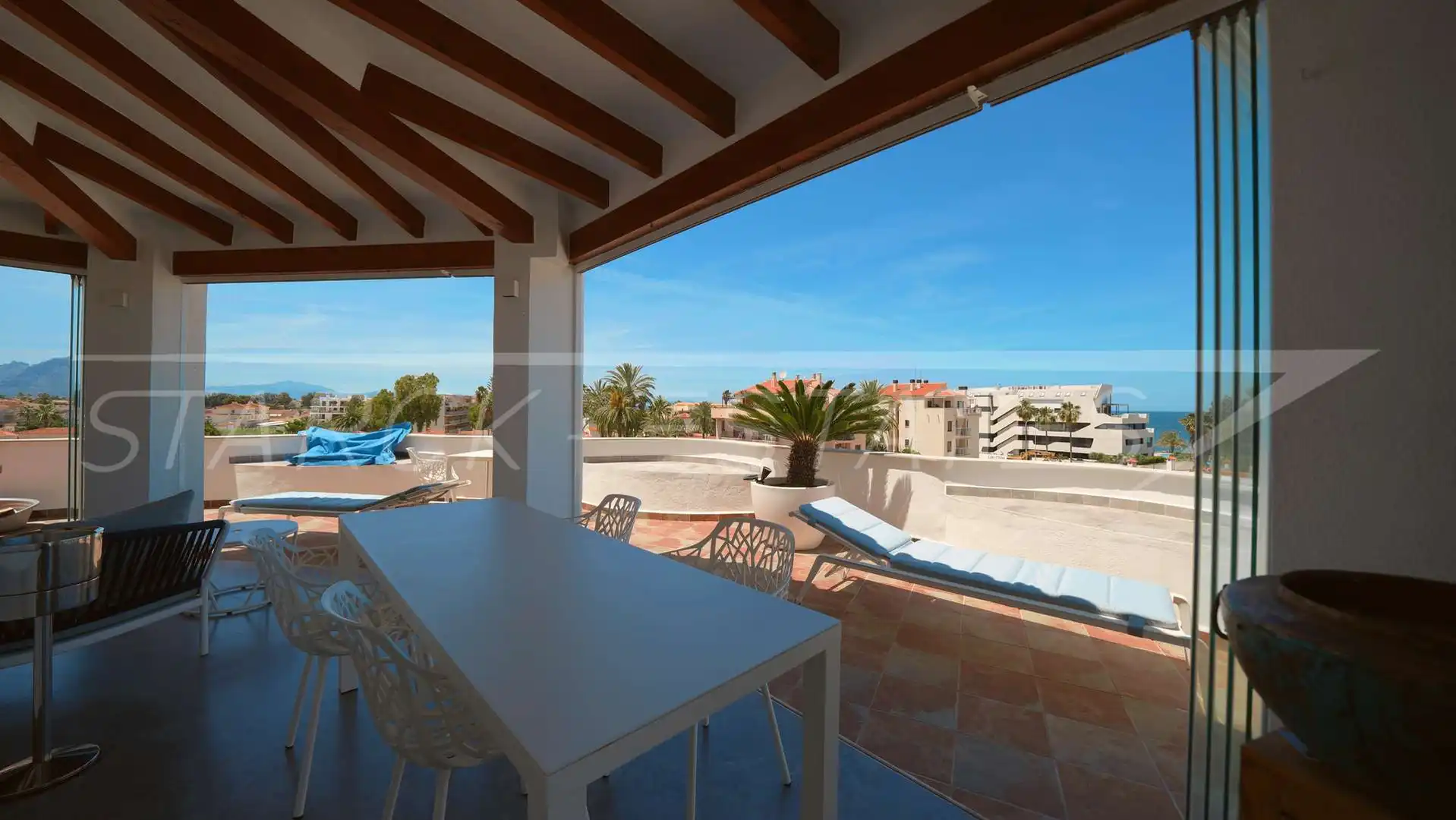 Terraza de Ático en venta en Dénia con Aire acondicionado, Jardín privado y Piscina