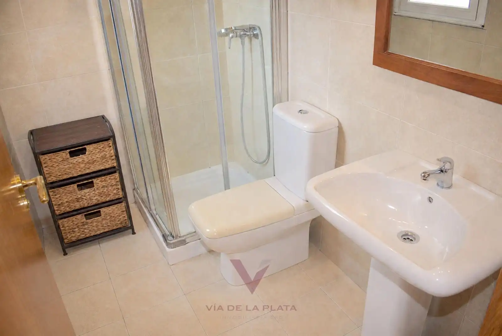Baño de Casa adosada en venta en Monterrubio de Armuña con Calefacción, Jardín privado y Parquet