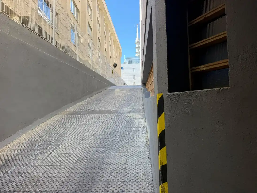 Individual with lift for sale in Calle de Santa Leonor, imagen 10