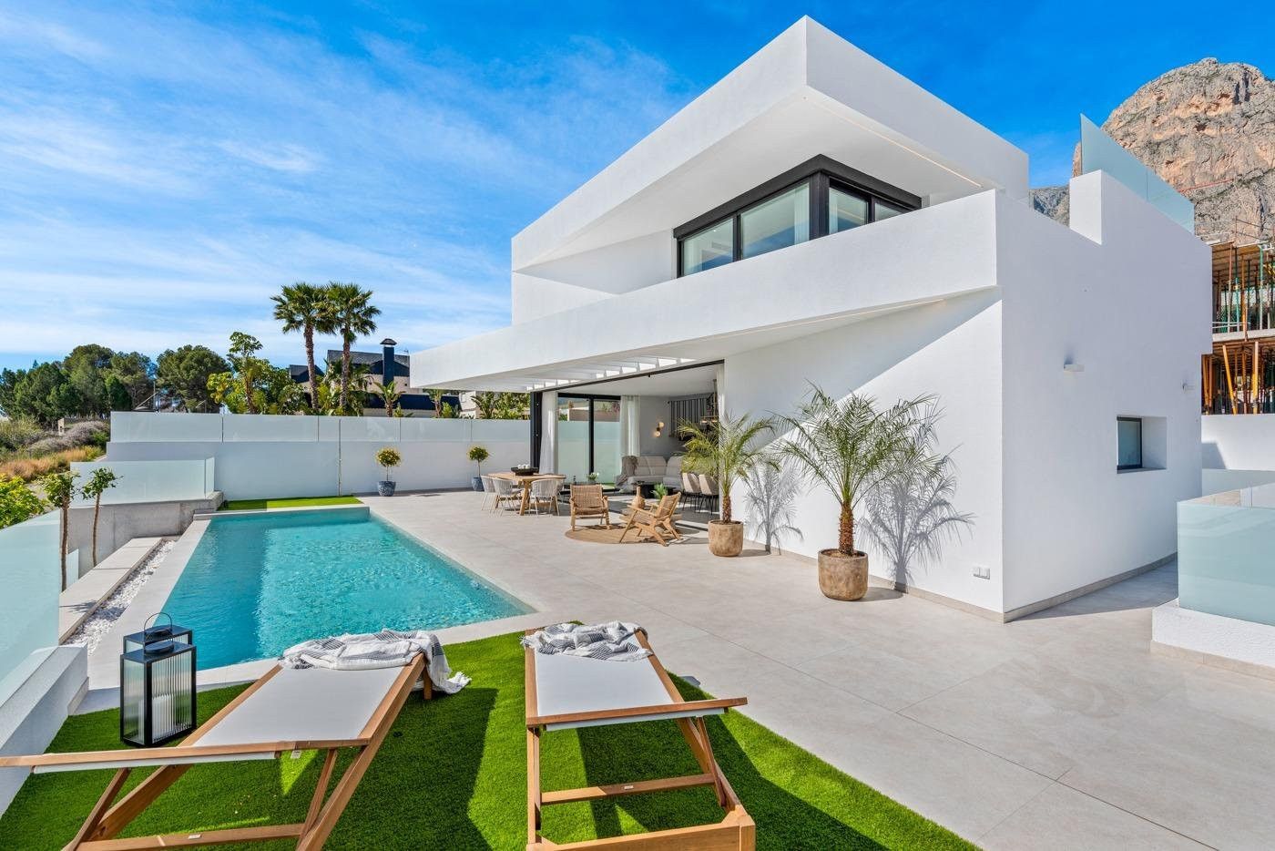 Vista exterior de Casa o xalet en venda en Polop amb Aire condicionat, Jardí privat i Terrassa