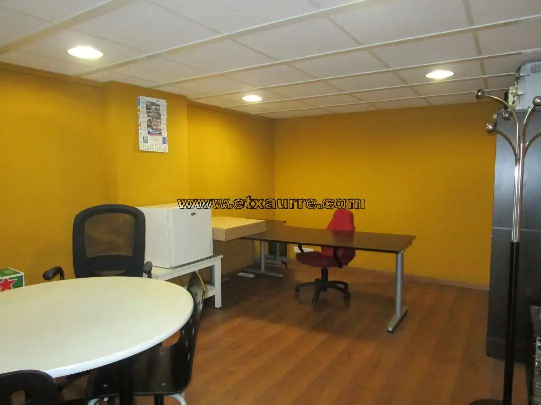 Industrial building for sale in Laudio / Llodio