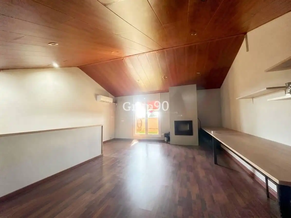 Sala de estar de Casa adosada en venta en Puigverd de Lleida con Aire acondicionado, Calefacción y Parquet