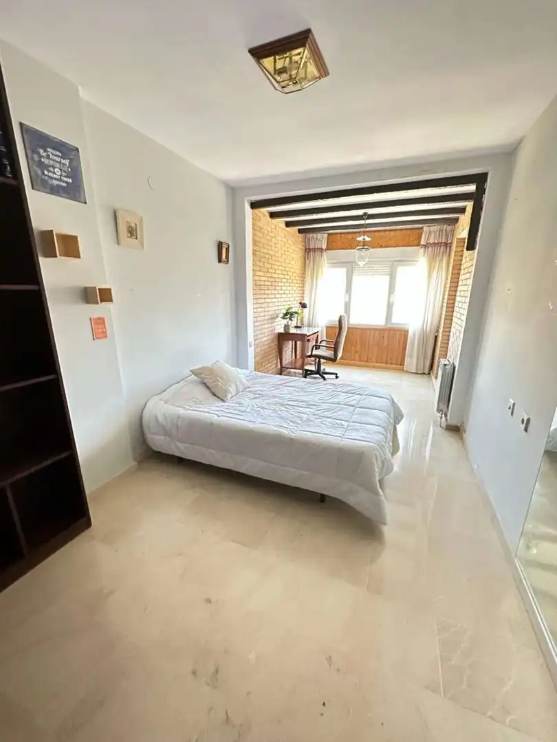 Room in Barrio de Zaidín