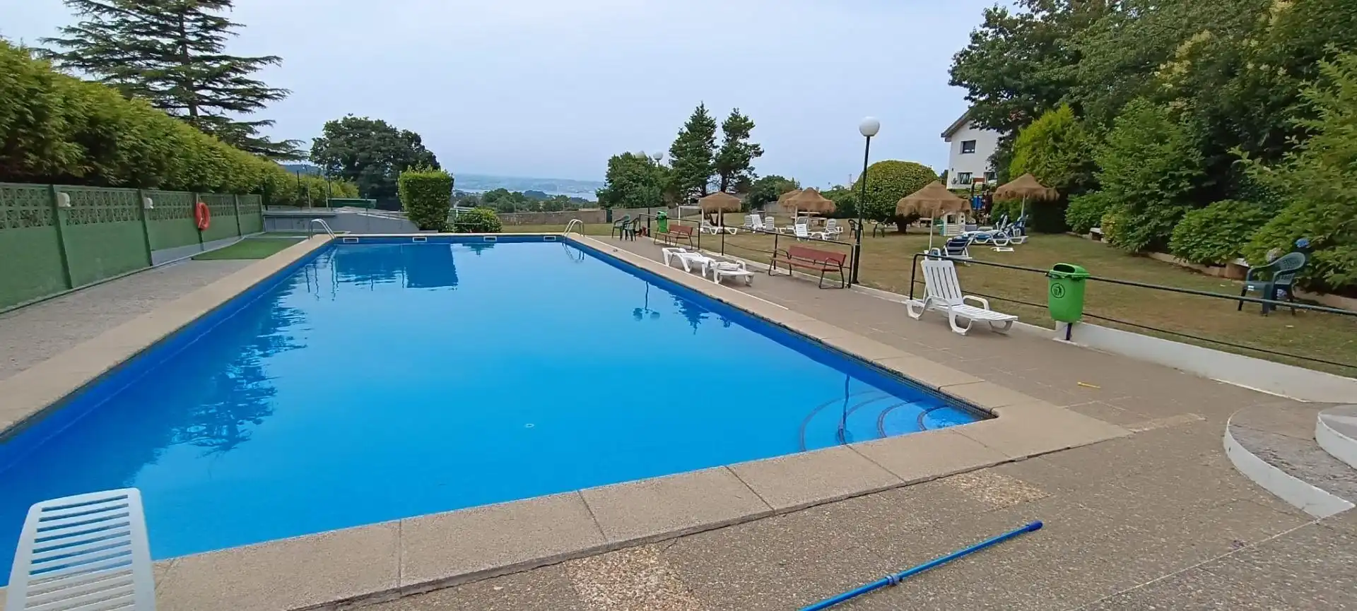 Piscina de Casa o xalet en venda en Oleiros amb Calefacció, Terrassa i Balcó