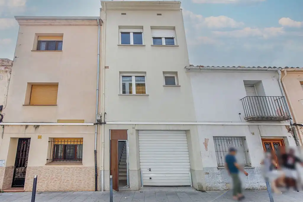 Adossat amb terrassa en venda a Veïnat