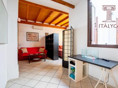 Sala d'estar de Apartament en venda en  Sevilla Capital amb Aire condicionat