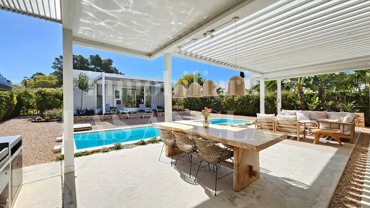 Casa con piscina en venta en Sant Carles