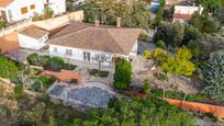 Vista exterior de Casa o xalet en venda en Alella amb Aire condicionat, Calefacció i Jardí privat