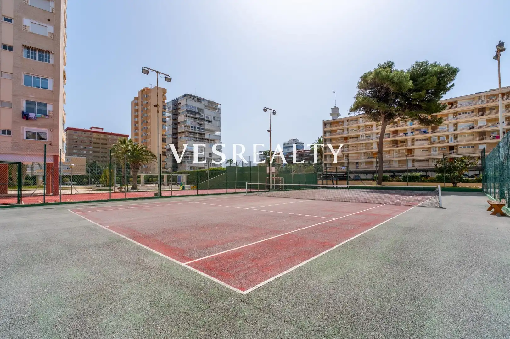 Vista exterior de Piso de alquiler en Alicante / Alacant con Amueblado, Balcón y Piscina comunitaria
