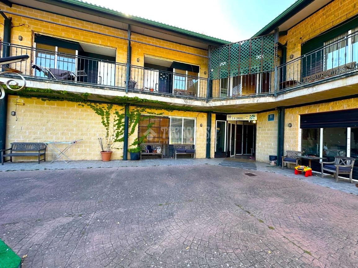 Vista exterior de Edifici en venda en El Casar