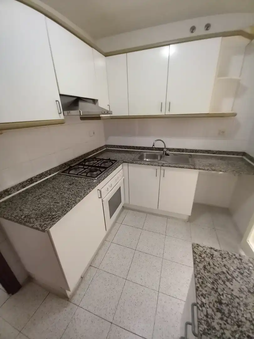 Cuina de Pis en venda en Barcelona amb Aire condicionat i Balcó