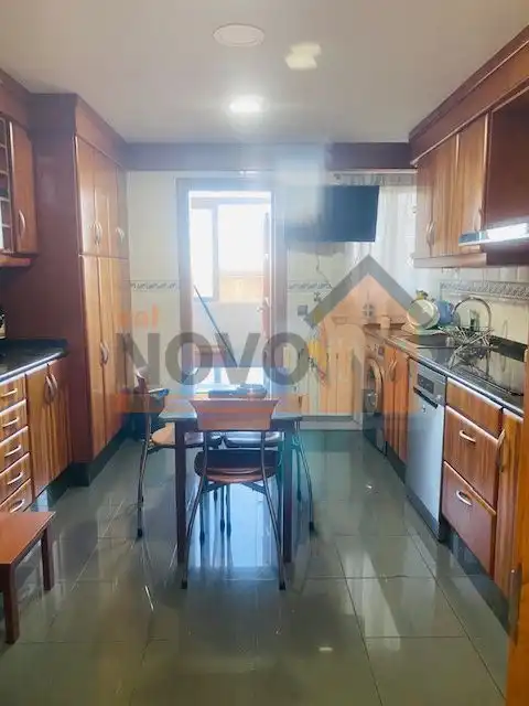 Piso con ascensor en venta en Colon, imagen 2
